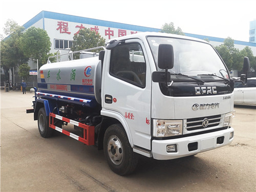 東風多利卡D6灑水車