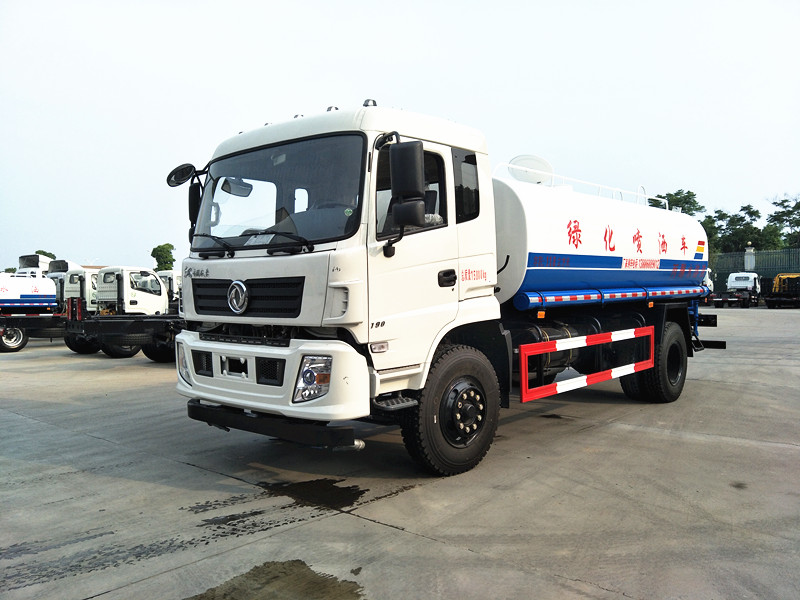 東風(fēng)專(zhuān)底仿天錦灑水車(chē)