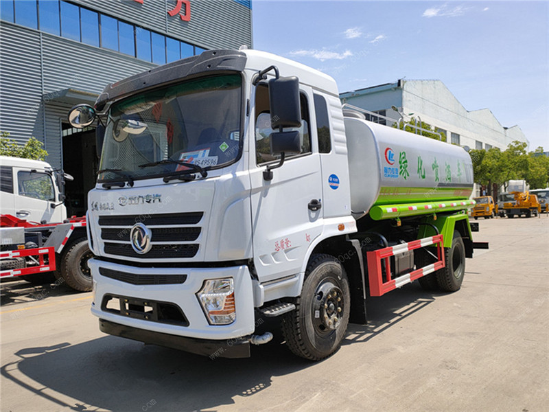 山西地區(qū)高品質(zhì)灑水車(chē)，12噸東風(fēng)D3灑水車(chē)等待交付