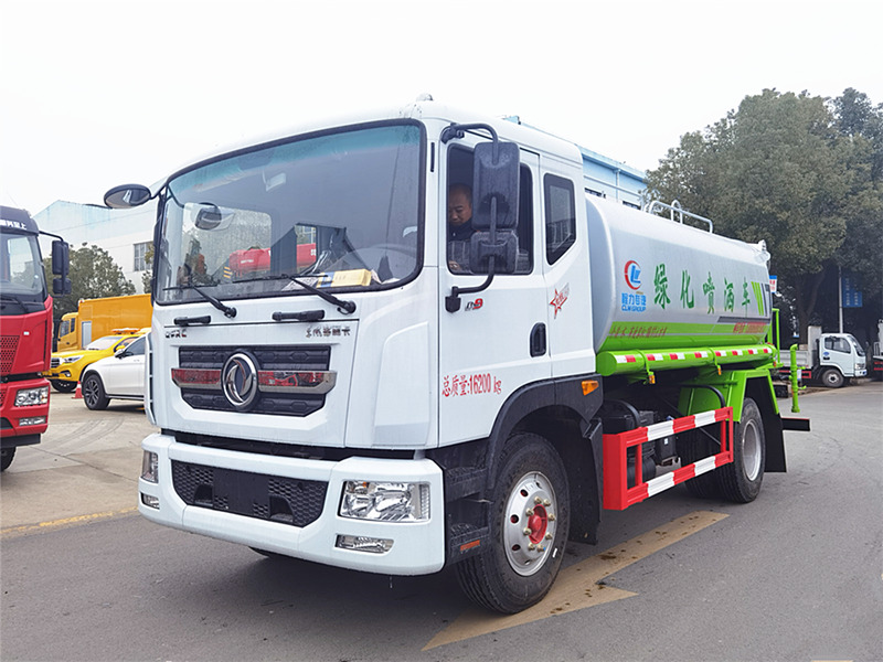 東風多利卡D9新款霧炮車