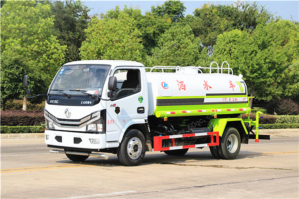 東風(fēng)多利卡D6灑水車