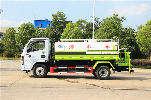 東風(fēng)多利卡D6灑水車