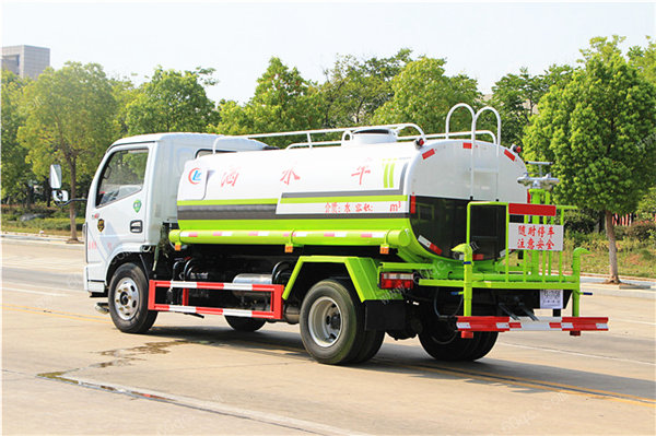 東風(fēng)多利卡D6灑水車