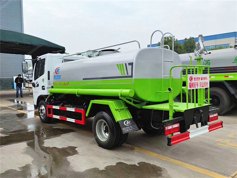 東風(fēng)多利卡5噸灑水車