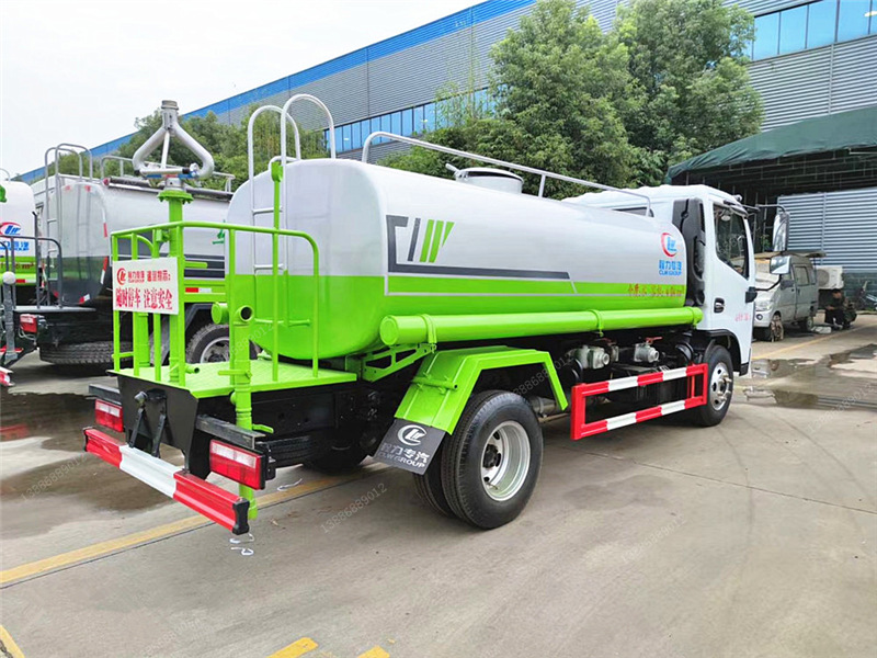 東風(fēng)多利卡5噸灑水車
