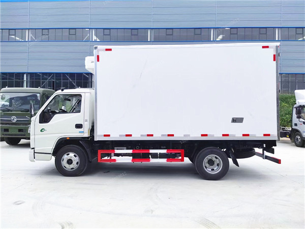 江鈴順達(dá)國(guó)六4.2米冷藏車(chē)