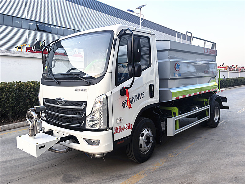 福田領航藍牌灑水抑塵車